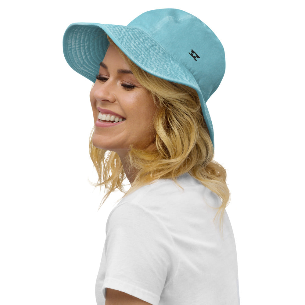 
                  
                    Skullz Wide brim bucket hat
                  
                